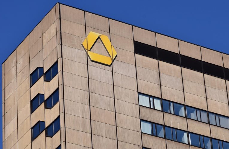 UniCredit Cleared to Increase Stake in Commerzbank